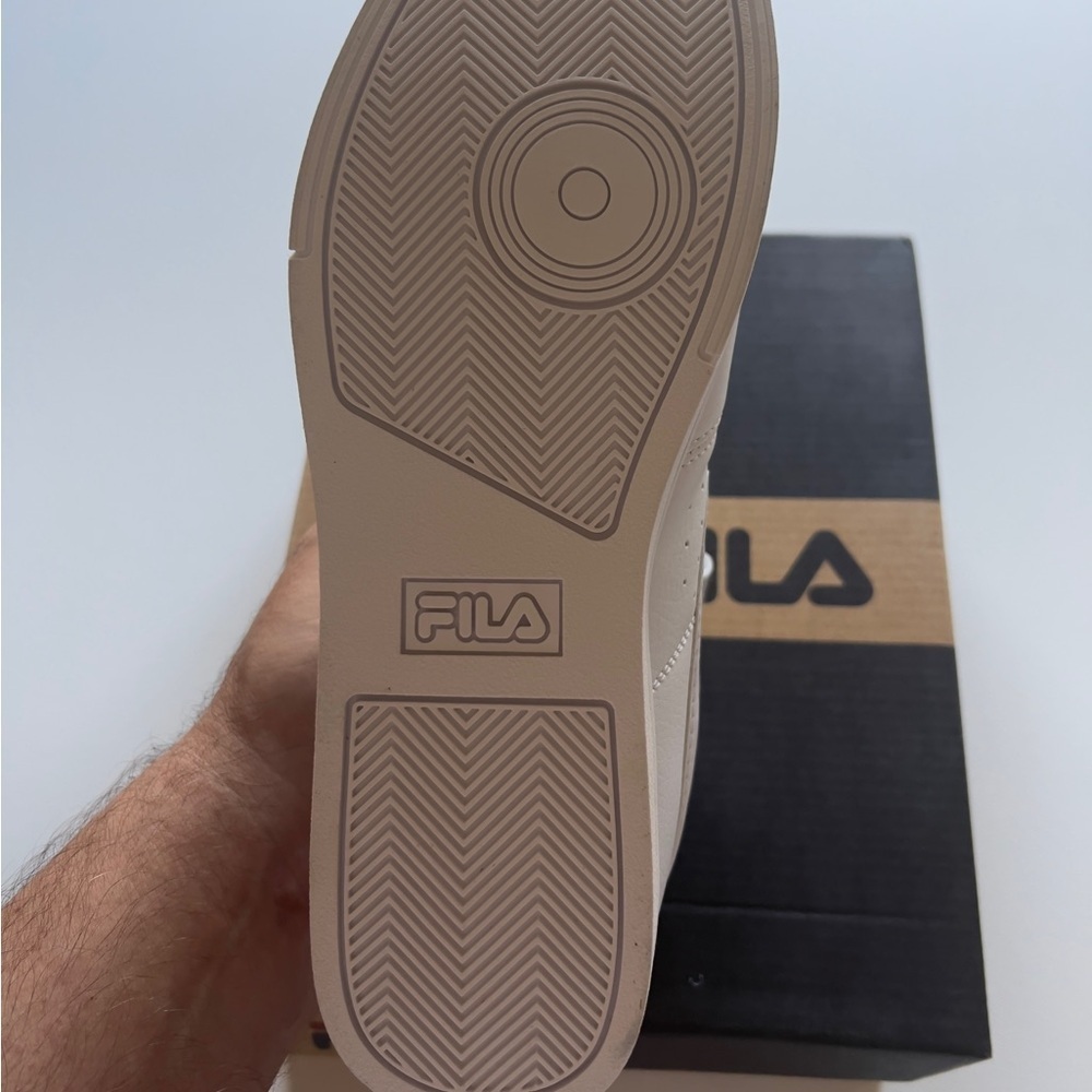 New in Box WOMEN'S FILA VULC 13 MID-TOP SNEAKERS Size 7 - Picture 7 of 7